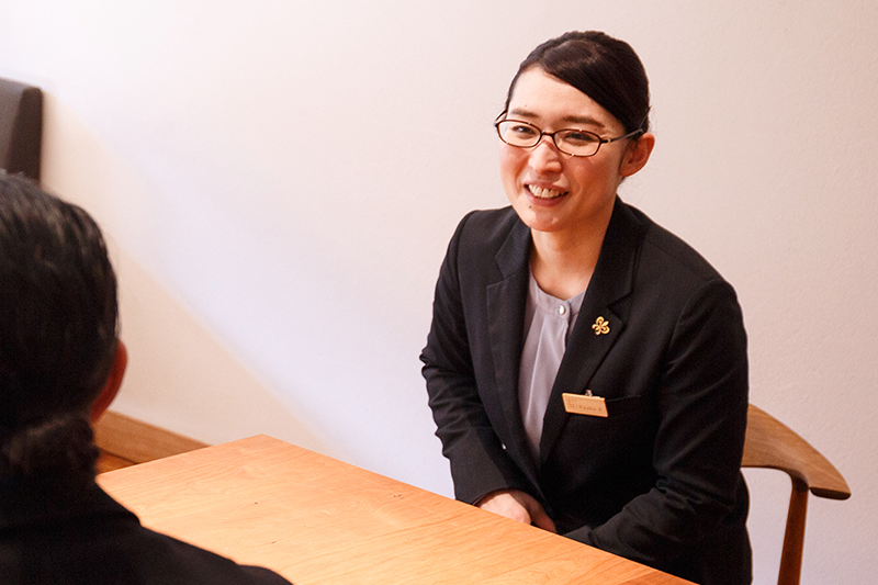 「原色ではなく、自然の色に近いじゅうたんの色味が 客室にマッチしています！」